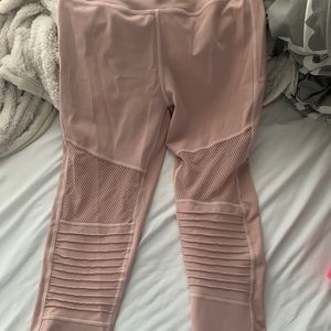 athletic leggings